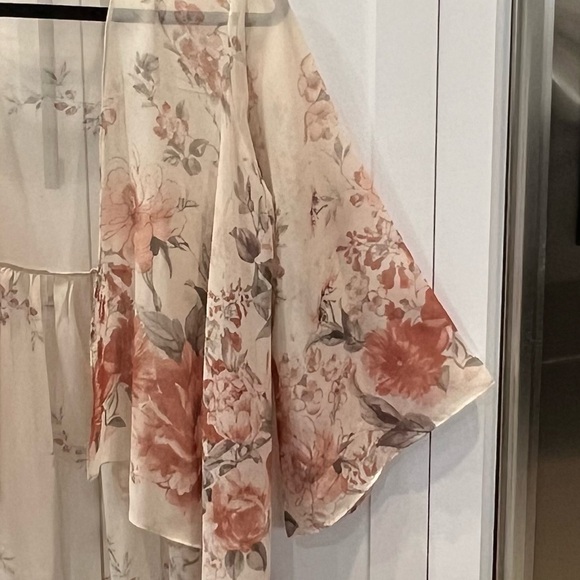 Chris & Carol Sheer Beige Floral Kimono/Coverup - Picture 7 of 8